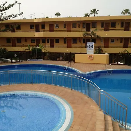 Torres Cristianos Apartment *